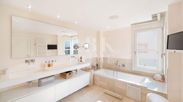 Resale - Apartments -
Andratx
