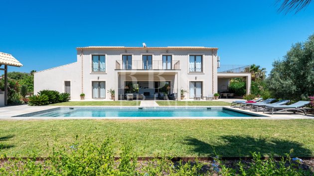 Resale - Villa -
Manacor - Cales de Mallorca