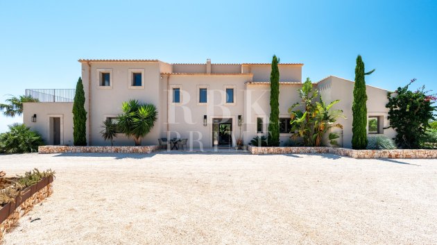 Resale - Villa -
Manacor - Cales de Mallorca