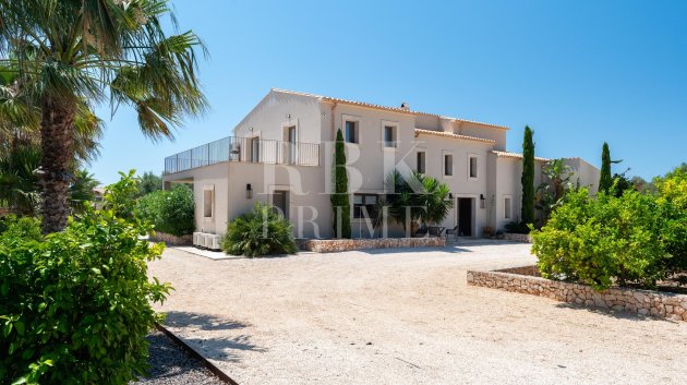 Resale - Villa -
Manacor - Cales de Mallorca