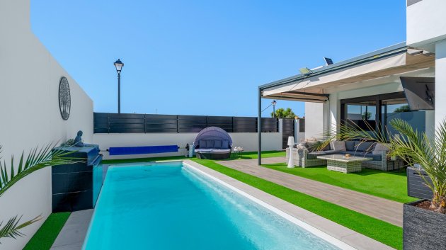 Resale - Villa -
Fortuna - Urbanizacion Las Kalendas