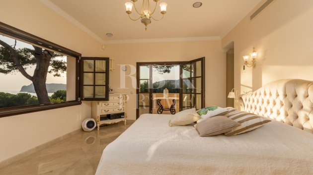 Resale - Villa -
Calvià - Peguera