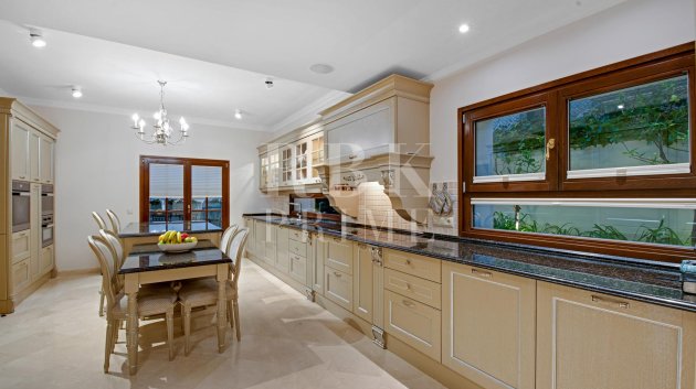 Resale - Villa -
Calvià - Peguera