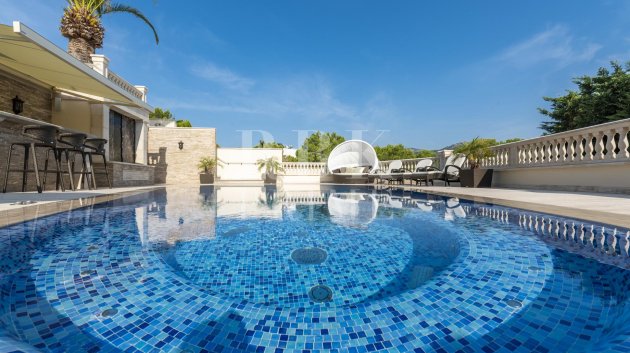 Resale - Villa -
Calvià - Peguera