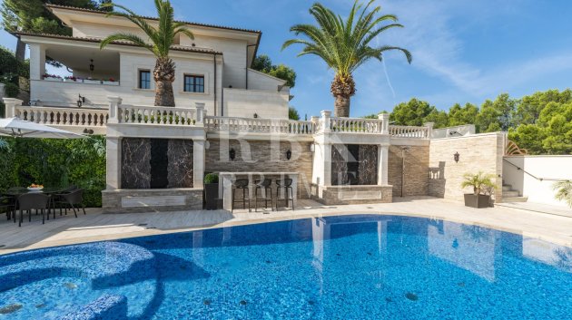 Resale - Villa -
Calvià - Peguera
