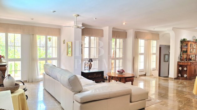 Resale - Villa -
Calvià - Peguera