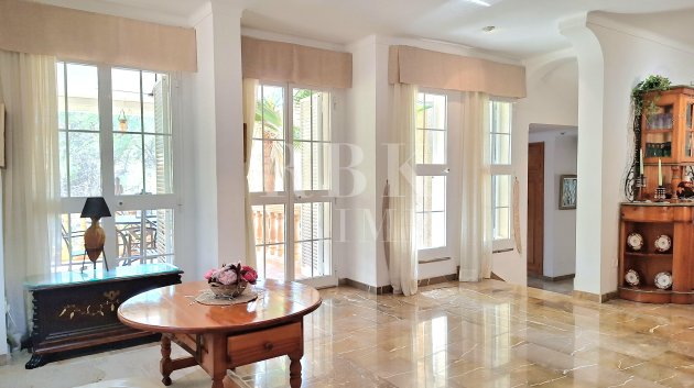 Resale - Villa -
Calvià - Peguera