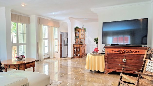 Resale - Villa -
Calvià - Peguera