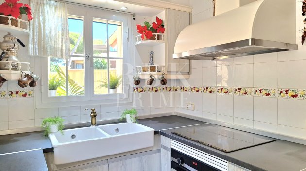 Resale - Villa -
Calvià - Peguera