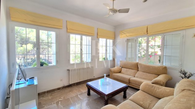 Resale - Villa -
Calvià - Peguera