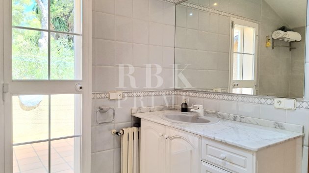 Resale - Villa -
Calvià - Peguera