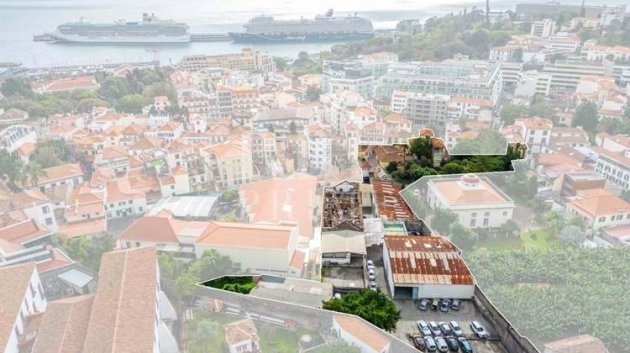 Reventa - Land -
Madeira