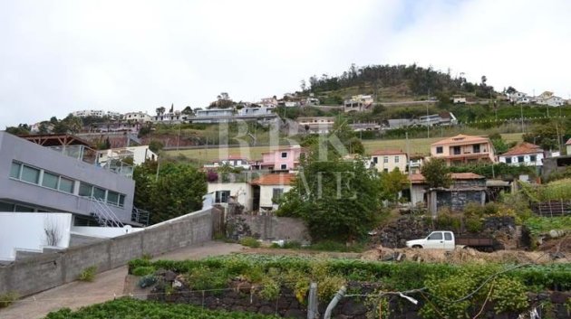 Revente - Land -
Madeira