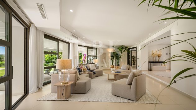 Resale - Villa -
Malaga - Málaga