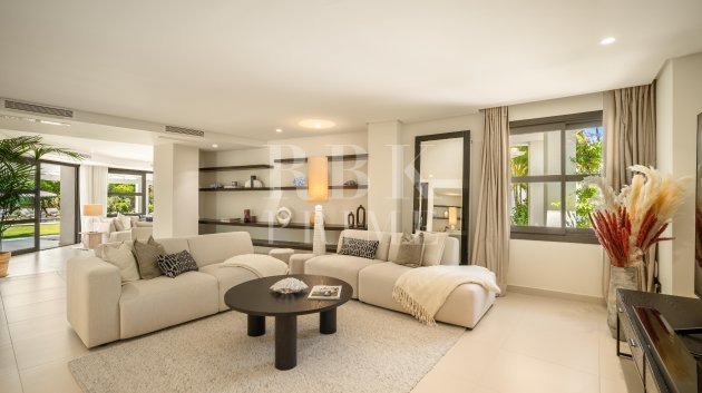 Resale - Villa -
Malaga - Málaga