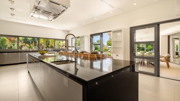 Resale - Villa -
Malaga - Málaga