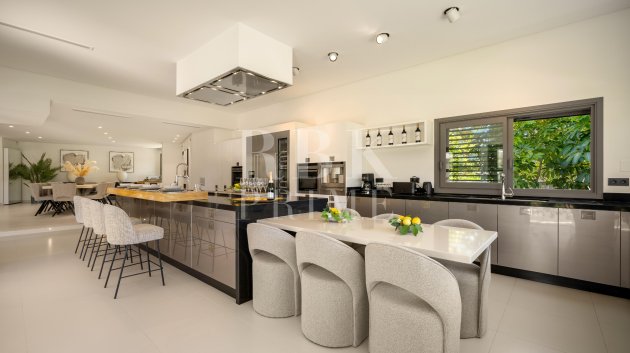 Resale - Villa -
Malaga - Málaga