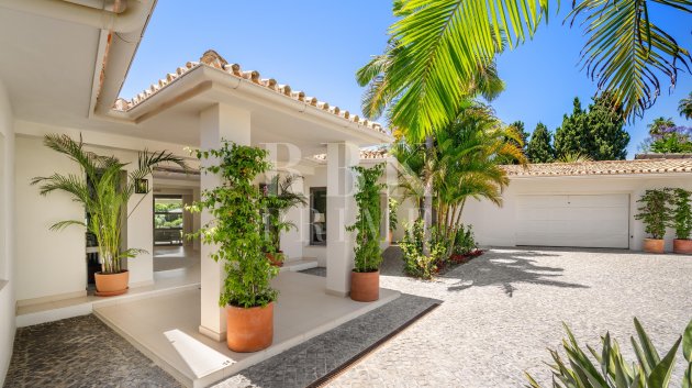 Resale - Villa -
Malaga - Málaga