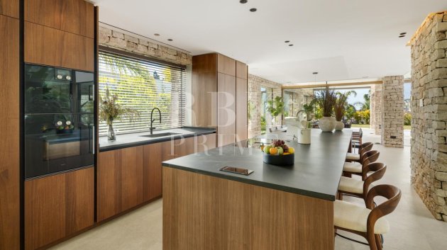 Resale - Villa -
Malaga - Nueva Andalucía