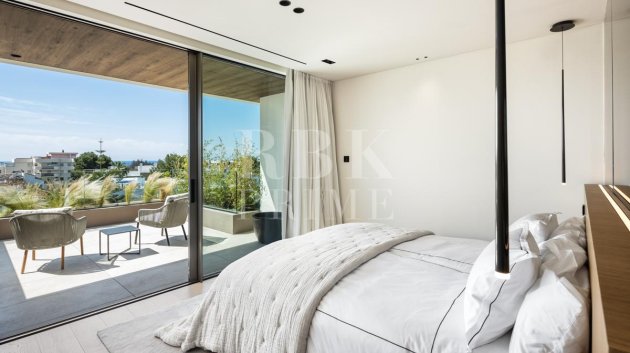 Resale - Villa -
Malaga - Nueva Andalucía