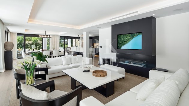 Resale - Villa -
Malaga - Nueva Andalucía
