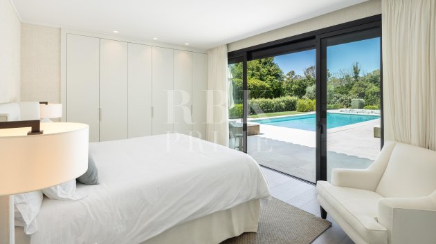Resale - Villa -
Malaga - Nueva Andalucía