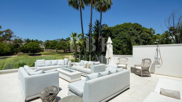 Resale - Villa -
Malaga - Nueva Andalucía