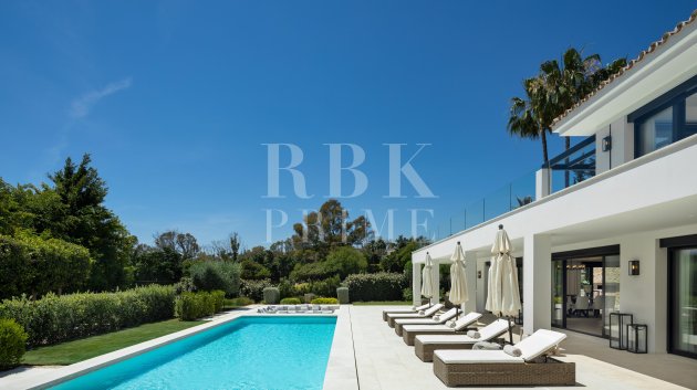 Resale - Villa -
Malaga - Nueva Andalucía