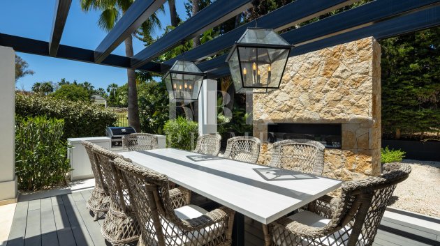 Resale - Villa -
Malaga - Nueva Andalucía