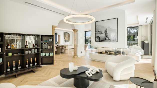 Resale - Villa -
Malaga - Benahavís