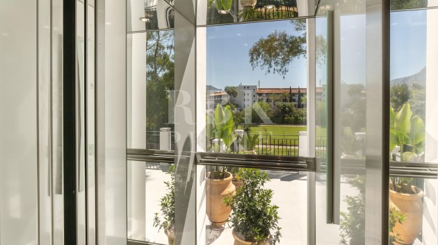 Resale - Villa -
Malaga - Benahavís