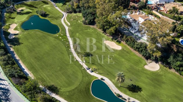Resale - Villa -
Malaga - Benahavís