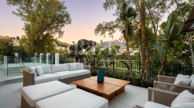 Resale - Villa -
Malaga - Benahavís