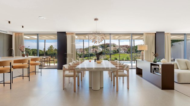 Resale - Villa -
Malaga - Nueva Andalucía