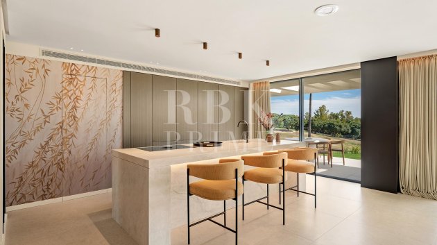 Resale - Villa -
Malaga - Nueva Andalucía