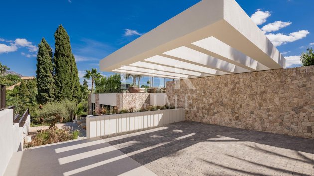 Resale - Villa -
Malaga - Nueva Andalucía
