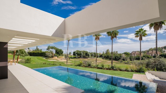 Resale - Villa -
Malaga - Nueva Andalucía