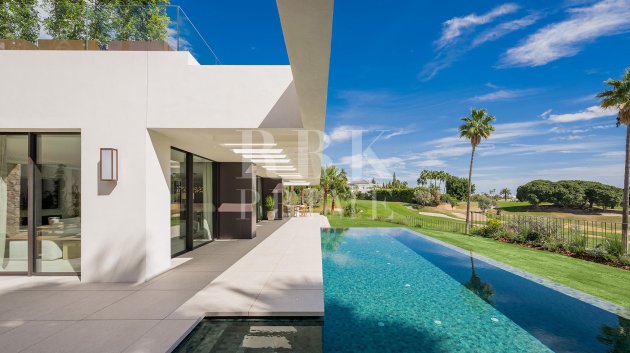 Resale - Villa -
Malaga - Nueva Andalucía