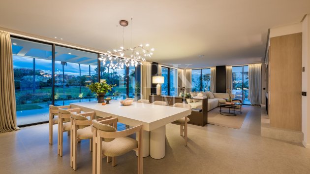 Resale - Villa -
Malaga - Nueva Andalucía
