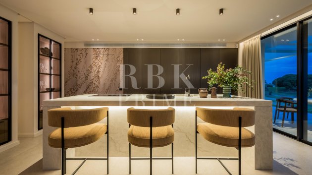 Resale - Villa -
Malaga - Nueva Andalucía