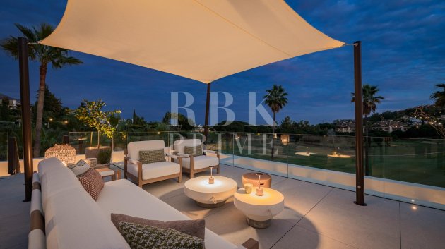 Resale - Villa -
Malaga - Nueva Andalucía