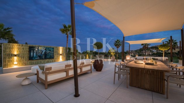 Resale - Villa -
Malaga - Nueva Andalucía