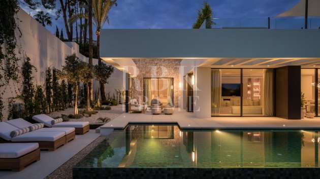 Resale - Villa -
Malaga - Nueva Andalucía