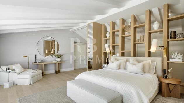 Resale - Villa -
Malaga - Nueva Andalucía