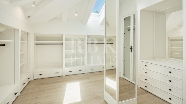 Resale - Villa -
Malaga - Nueva Andalucía