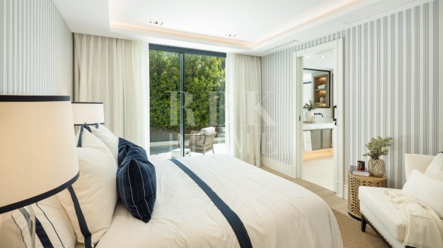 Resale - Villa -
Malaga - Nueva Andalucía