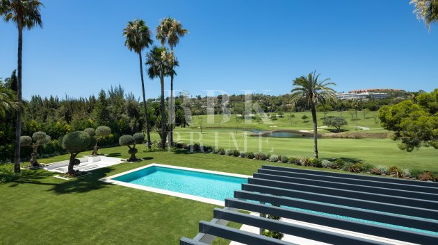 Resale - Villa -
Malaga - Nueva Andalucía