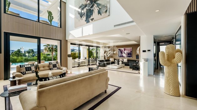 Resale - Villa -
Malaga - Nueva Andalucía