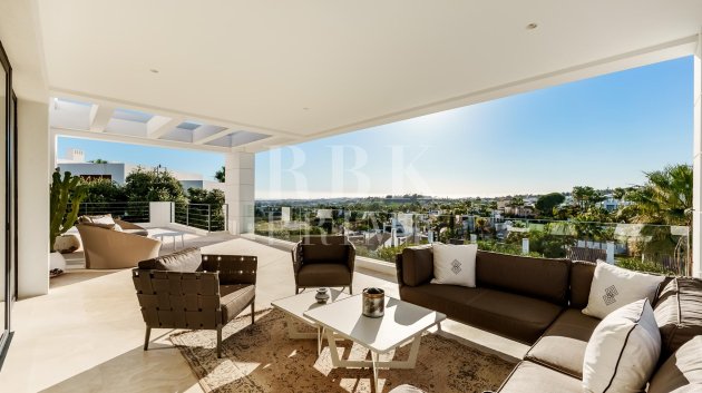 Resale - Villa -
Malaga - Nueva Andalucía