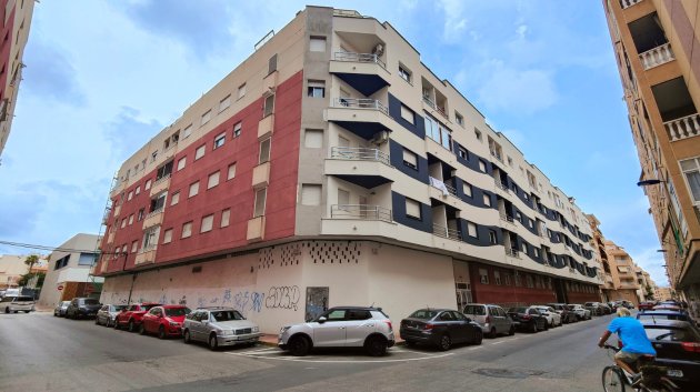 Resale - Commercial -
Torrevieja - Playa Los Naufragos